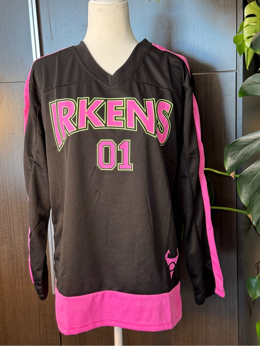 Nickelodeon Black & Pink Long-Sleeve Jersey Top